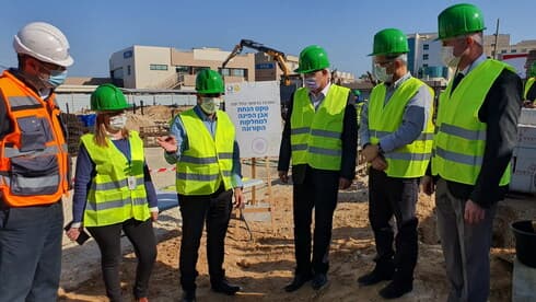 הנחת אבן הפינה למחלקות החדשות 