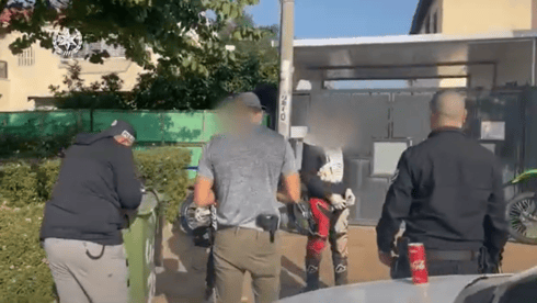 רכבו על המדרכה בנתניה רכבו על המדרכה בנתניה