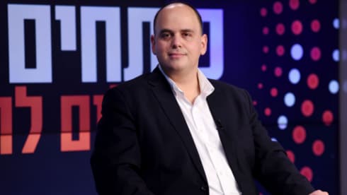 ראש עיריית בת ים צביקה ברוט במשדר