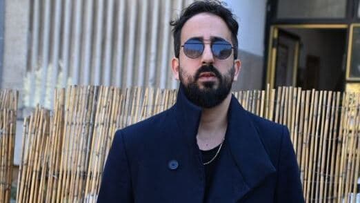 שי נחייסי בשכונת ילדותו. "אני אשמח שההופעה הראשונה הגדולה שלי תהיה בנתניה"