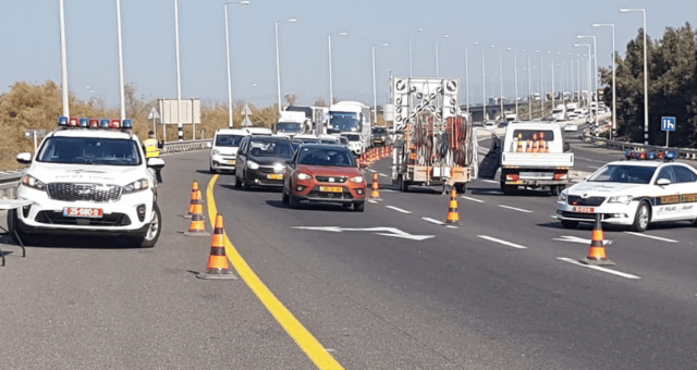 המחסום המשטרתי בעין המפרץ