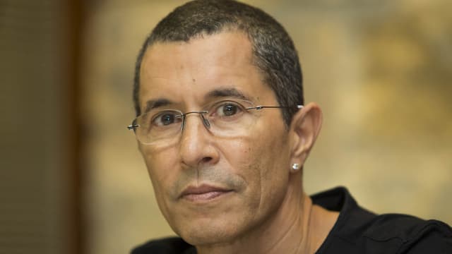 אלי טביב. מי מאיים עליו?