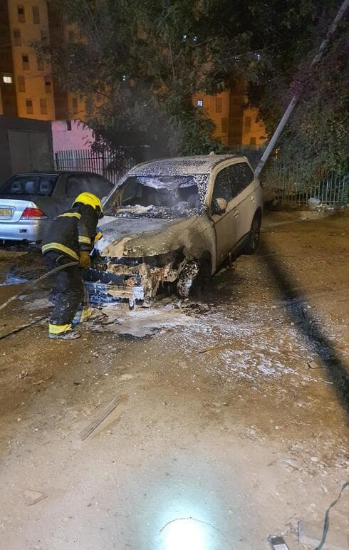 שריפת רכבים בחניון בב"ש