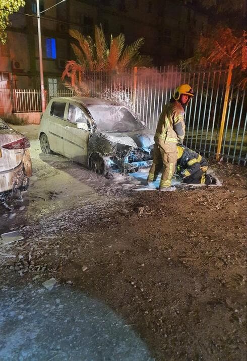 שריפת רכבים בחניון בב"ש