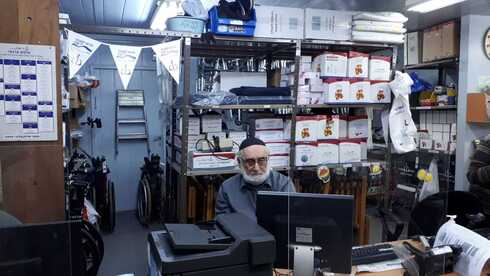 פנחס קוט. חזר לסניף כבר בימי השבעה