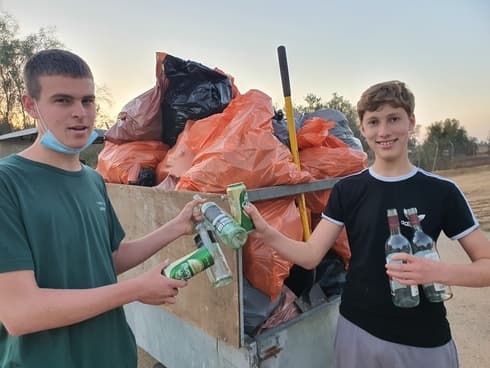 עדי ולירון מקיבוץ גבולו (צילום: פייסבוק אל"ה) עדי ולירון מקיבוץ גבולו