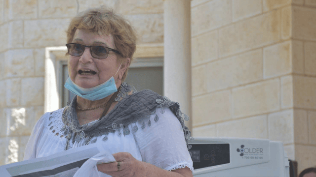 ברכה פוירשטיין. "הביטחון עולה" 