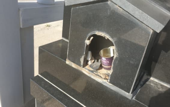 השחתה בבית העלמין בבאר שבע