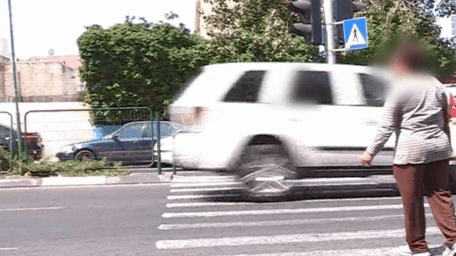 מסוכנת להולכי רגל
