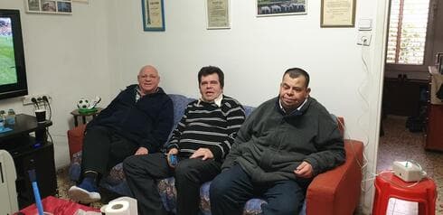 ברוכי עם אחיו ג'קי וחבר ביום הולדתו