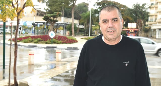 "הכל בידי השם". יוסי אזריאל