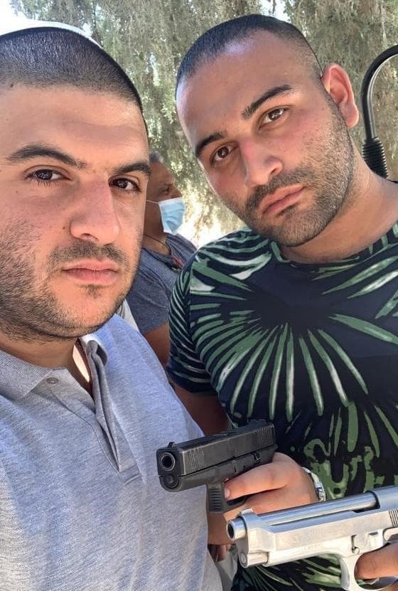 בר בתפקיד חגי, העבריין שצמוד למאור עזרא (צילום פרטי) בר בתפקיד חגי, העבריין שצמוד למאור עזרא