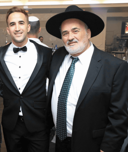 צור ואביו. "כולם חסרי אחריות"