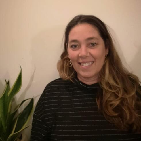 דנה אדלהייט דנה אדלהייט