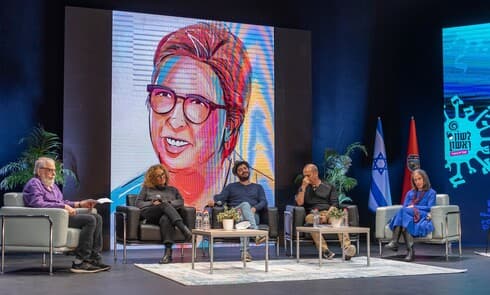 הכתיבה ככוח מרפא. מושב מחווה ייחודי לזכרה של מירית הררי ז"ל (צילום: אבי קקון) הכתיבה ככוח מרפא. מושב מחווה ייחודי לזכרה של מירית הררי ז"ל
