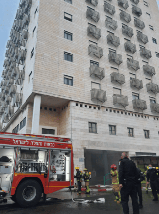 זירת השריפה בבית האבות בחדרה