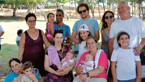 אריה שיף ומשפחתו. עולמם התהפך ברגע אחד