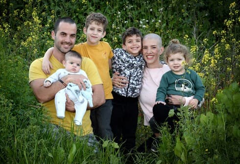עדי עם צביקה והילדים 