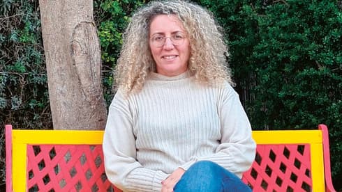 אתי בלו. "השילוב הזה בין הרצון לחיות לבין ההנצחה מתקיים במקביל"