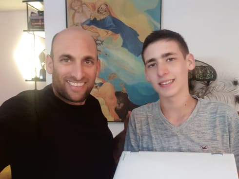 עו"ד בנג'י לבנטל ובנו