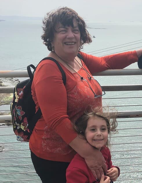 עדי וסבתא לאה. ידעה להקשיב