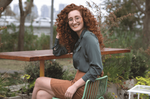 שי הברמן (צילום: אינגה אבשלום // סטיילינג: לורה פלדמן // בגדים: Studio 35 - private collection, בוטיק מיכל זכאי, אסף פלג) שי הברמן