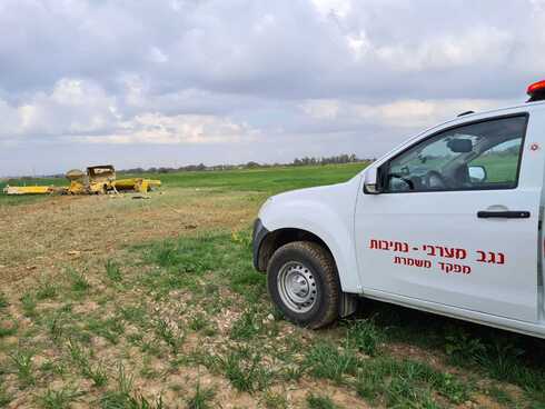 מזירת האירוע ליד גילת (צילום: כבאות והצלה לישראל מחוז דרום) מזירת האירוע ליד גילת
