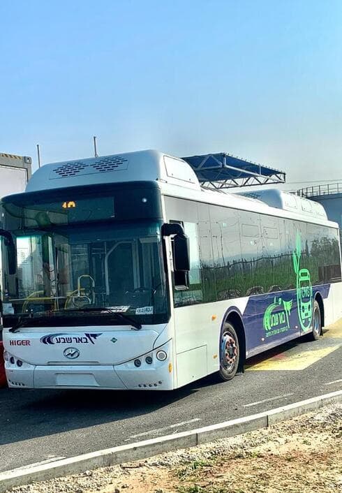 השקת האוטובוס ממונע גז בבאר שבע