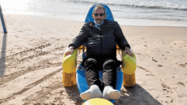 בני קדוש בים
