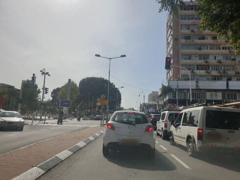 צומת שטמפפר-חיים עוזר-בר כוכבא פתח תקוה (צילום המחשה: ניצן ינקו. למצולמים אין קשר לכתבה) צומת שטמפפר-חיים עוזר-בר כוכבא פתח תקוה