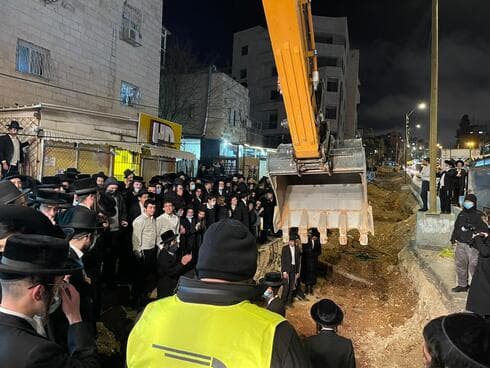 הפגנות חרדים קיצוניים בבר אילן נגד הרכבת הקלה