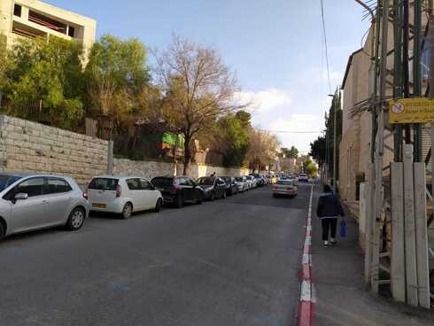 רכבים חונים באוסישקין