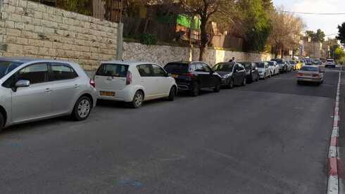 רכבים חונים באוסישקין