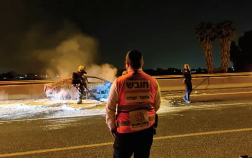 רכב שנשרף בכביש 471