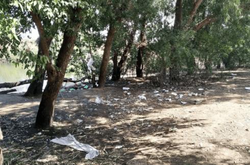 הלכלוך שהותירו מטיילים באגם הנקיק