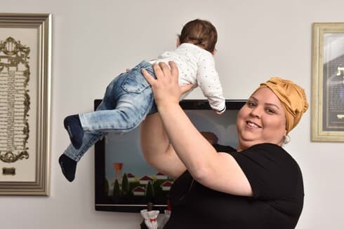 נועה אוחנה (40) מעפולה ילדה לראשונה לפני תשעה חודשים אחרי ארבע שנים קשות של טיפולי פוריות