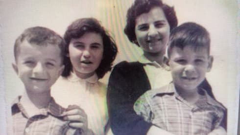 גל בילדותו. "הייתי תלמיד בסדר יחסית" 