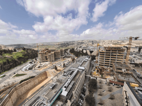 הבניה בהר חוצבים