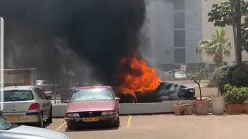 רכבים עולים באש נתניה
