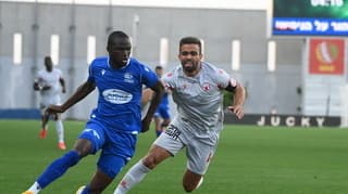 מיגל ויטור (מימין) מול אבדיאל ארויו. ב"ש תשיג ניצחון?