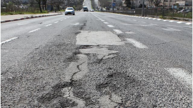 בורות בכבישי ירושלים