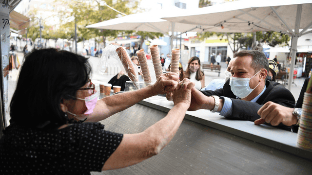 קינסטליך בגלידריה מקומית קינסטליך בגלידריה מקומית