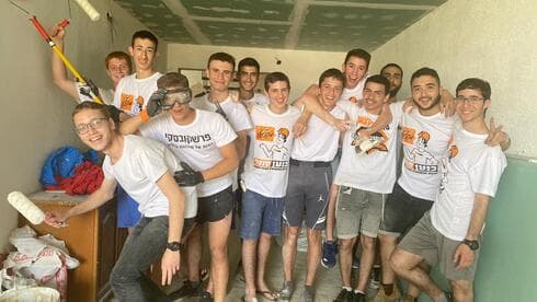 חבריו של אוראל מוגמי ז"ל משפצים את הבית
