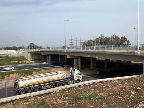 כניסה ישירה מכביש עוקף קריות לשכונת נאות אפק מחלף ביאליק צפון כניסה ישירה מכביש עוקף קריות לשכונת נאות אפק מחלף ביאליק צפון