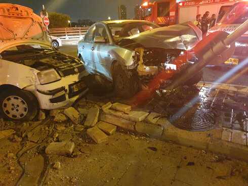 חילוץ באמצעות כלים הידראוליים, זירת התאונה בצומת אפק