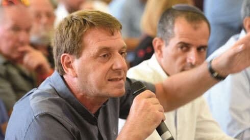 "מציף את הנושא בכל פגישה". תמיר עידאן בדיון בוועדת חוץ וביטחון 