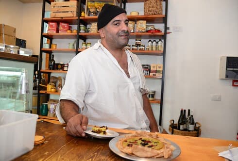 אסף דיי מבאר שבע, אחד המתמודדים הבולטים במאסטר שף, ניצל את משבר הקורונה כדי לעבור לקדמת הבמה (צילום: הרצל יוסף) אסף דיי מבאר שבע, אחד המתמודדים הבולטים במאסטר שף, ניצל את משבר הקורונה כדי לעבור לקדמת הבמה