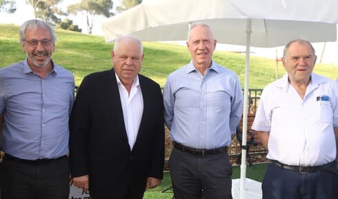 דובדבני, גלנט, פלוט ודרייפוס בנוף הגליל
