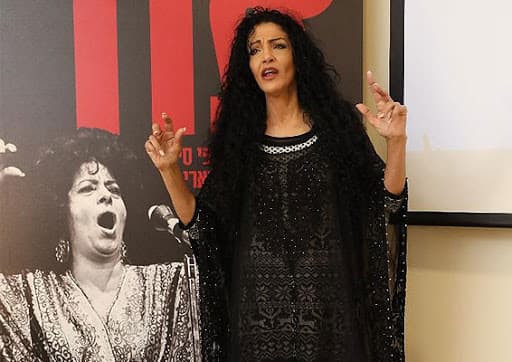 נאוה מדינה. "רכבת הרים רגשית"