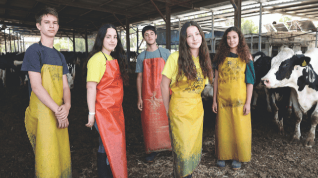 צוות הרפת. "הרגשתי שהעבודה חיברה אותי לטבע"